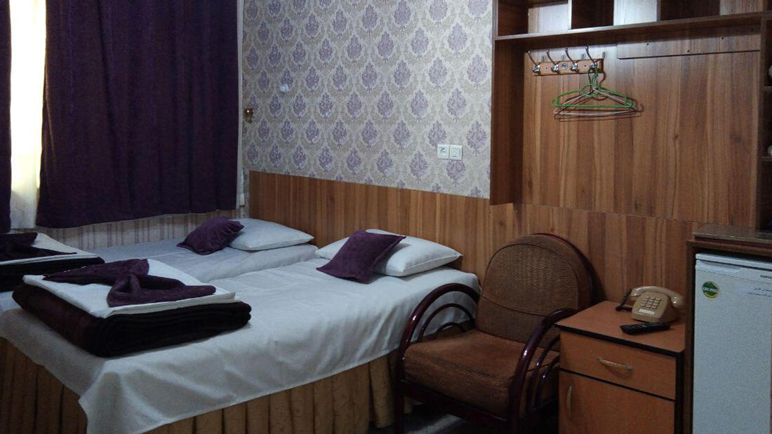 هتل ایران قزوین اتاق دو تخته تویین