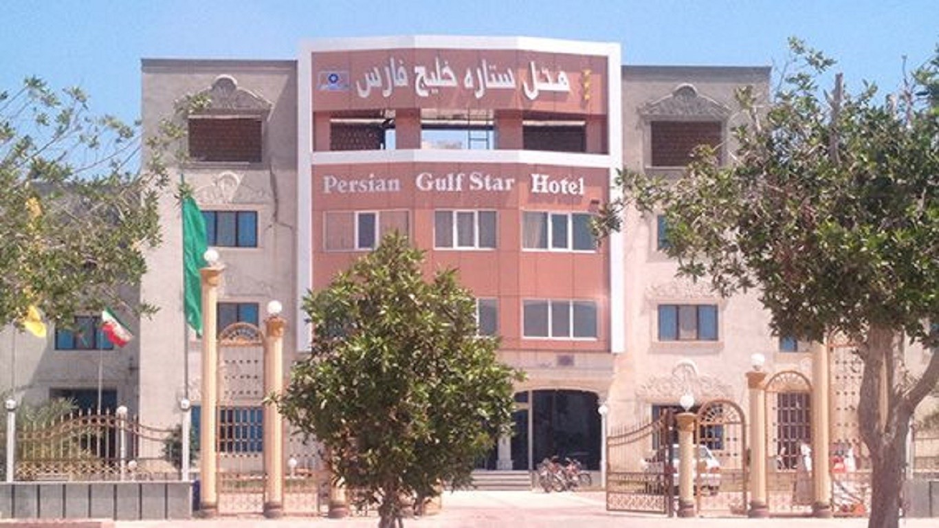 هتل ستاره خلیج فارس بندر گناوه نمای بیرونی