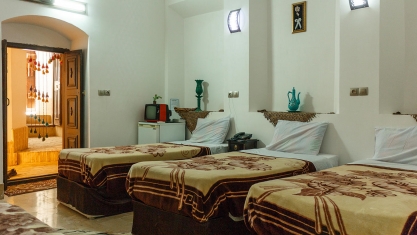 اقامتگاه سنتی سرای سنتی نقره یزد اتاق سه تخته 1 اقامتگاه سنتی سرای سنتی نقره یزد اتاق سه تخته 1