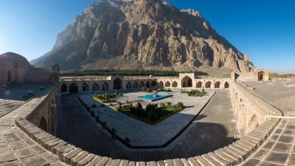 هتل لاله بیستون کرمانشاه نمای بیرونی هتل لاله بیستون کرمانشاه نمای بیرونی
