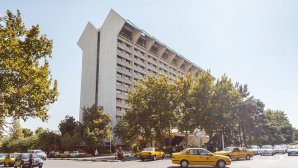 هتل لاله تهران نمای بیرونی 1