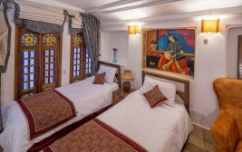 هتل موزه فهادان یزد اتاق چهار تخته کانکت همکف