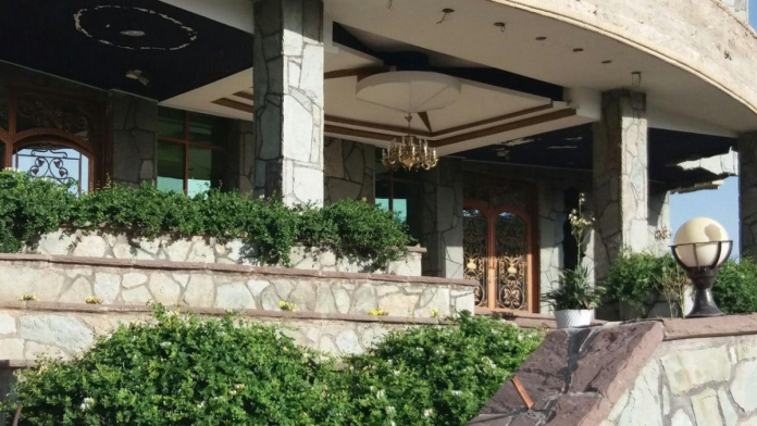 هتل کریم خان ملایر نمای بیرونی 2