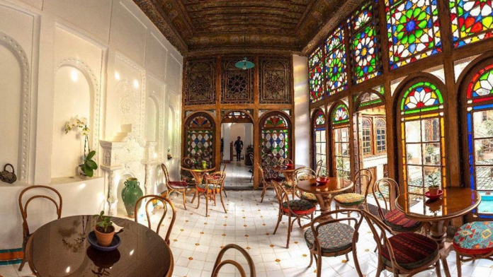 اقامتگاه سنتی فیل شیراز رستوران