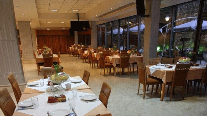 هتل پیروزی اصفهان رستوران
