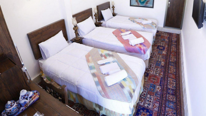 اقامتگاه سنتی ترنج سبز یزد اتاق سه تخته 1