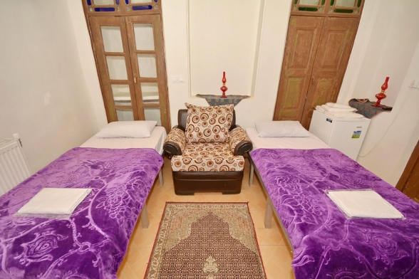 هتل سنتی زیبا شیراز اتاق دو تخته تویین 1