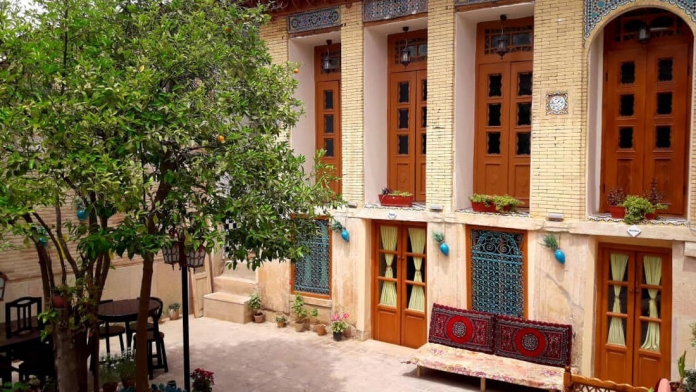 اقامتگاه سنتی پیرسوک شیراز فضای داخلی اقامتگاه 4