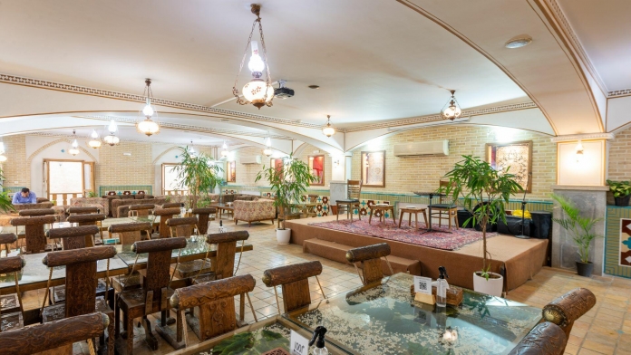 هتل آپارتمان پارتیکان اصفهان رستوران 2