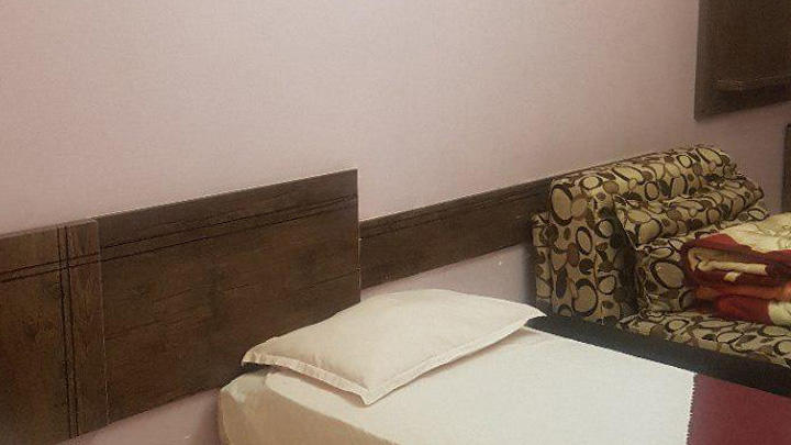 hotel-room
