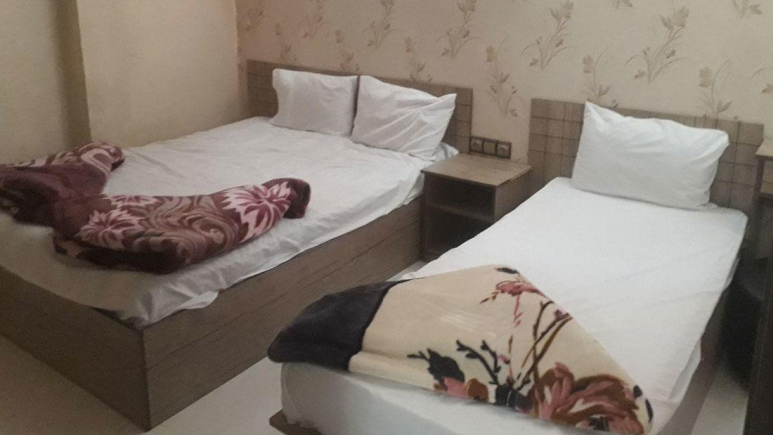 hotel-room