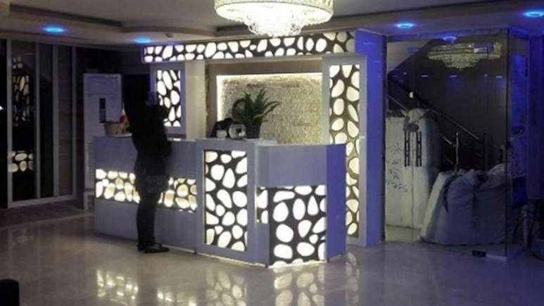 hotel-room
