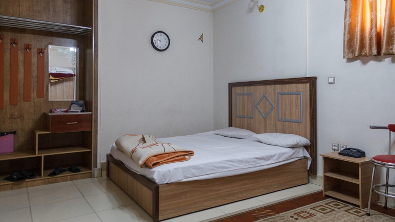 hotel-room